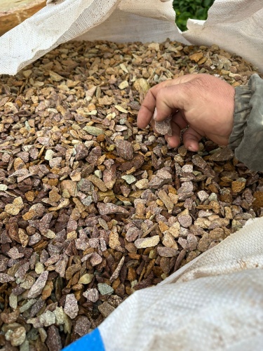 Златолит персиковый декоративная каменная крошка купить в Верхнеуральске