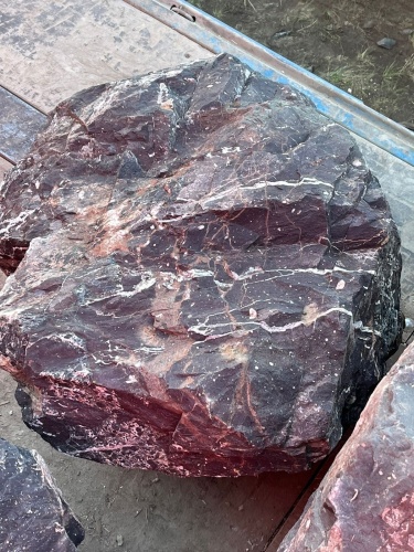 Камни для ландшафтного дизайна красно-фиолетовые 10-60 килограмм купить в Верхнеуральске