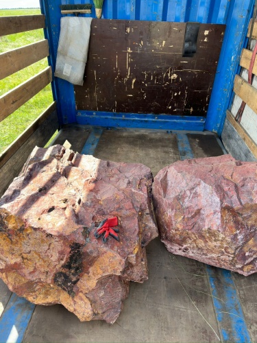 Ландшафтные глыбы красно-фиолетовые 200-1000 килограмм купить в Верхнеуральске