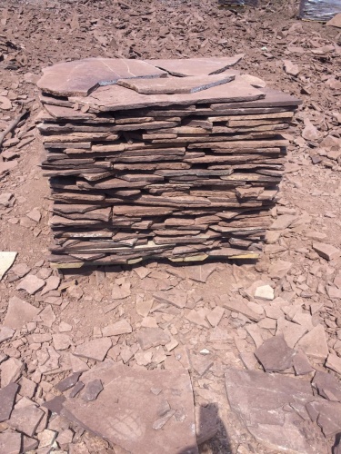 Плитняк лемезит бордовый для цоколя 1,5-2 см купить в Верхнеуральске