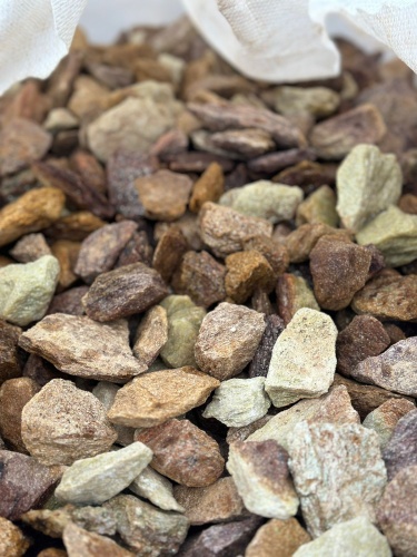 Златолит персиковый декоративная каменная крошка купить в Верхнеуральске