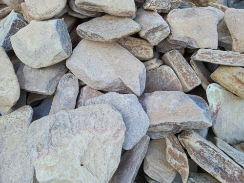 Златолит жёлтый, жёлто-зелёный глыбки и валуны для ланшафтного дизайна купить в Верхнеуральске