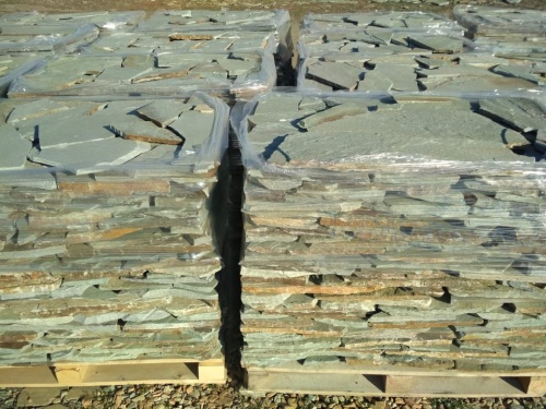 Плитняк златолит зелёный для цоколя, отмостки купить в Верхнеуральске