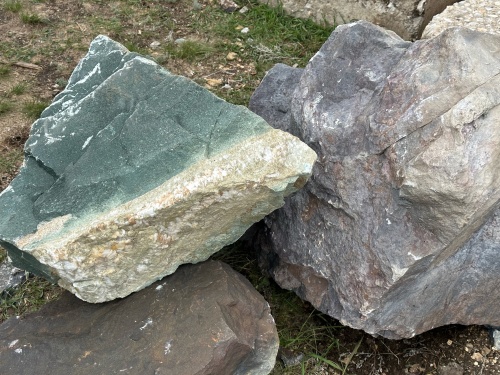 Камни для ландшафтного дизайна зелёные 10-60 килограмм купить в Верхнеуральске