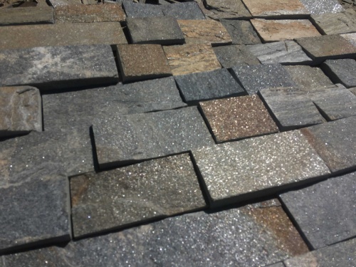 Плитка пилёная златолит Уральский для цоколя, отмостки купить в Верхнеуральске