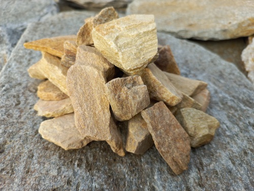 Златолит жёлтый декоративная каменная крошка купить в Верхнеуральске