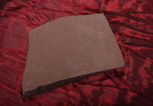 Плитняк лемезит бордовый для цоколя 1,5-2 см купить в Верхнеуральске