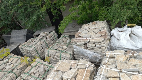 Гранитный плитняк галтованный для парковки купить в Верхнеуральске