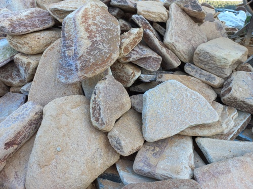 Златолит жёлтый, жёлто-зелёный глыбки и валуны для ланшафтного дизайна купить в Верхнеуральске