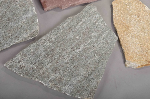 Плитняк златолит Уральский для цоколя, отмостки купить в Верхнеуральске